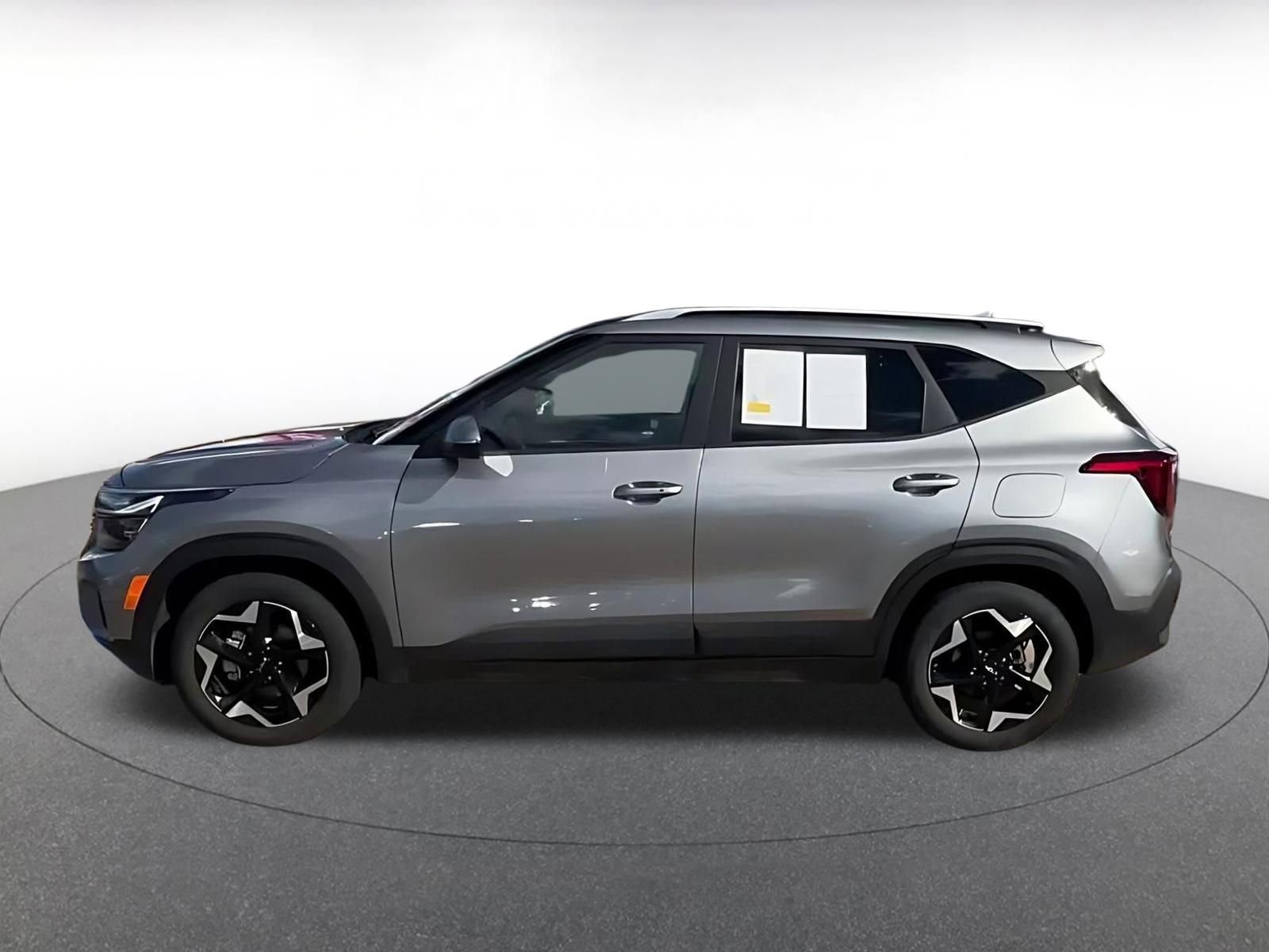 Used 2025 Kia Seltos S image 8