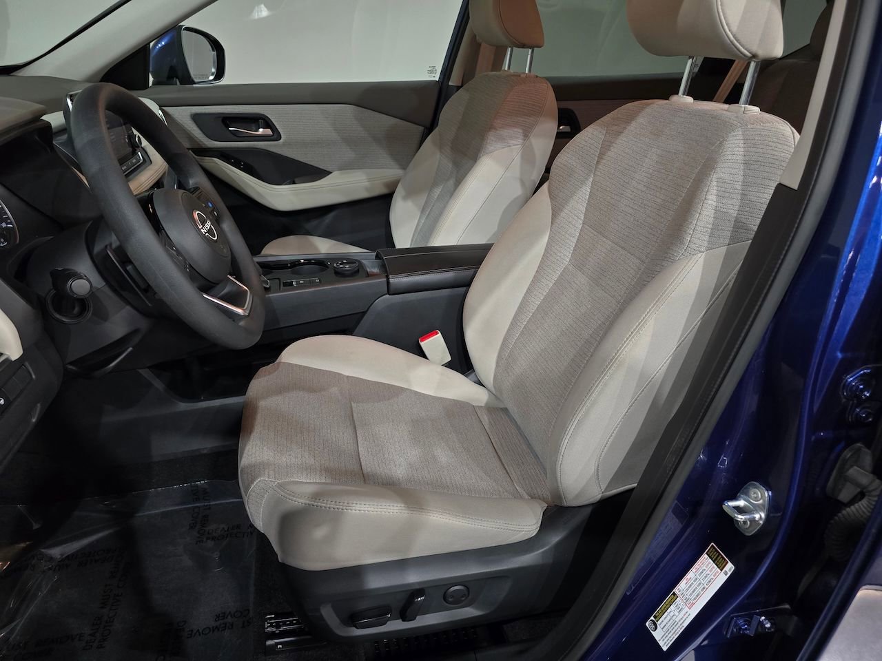 Used 2023 Nissan Rogue SV image 24