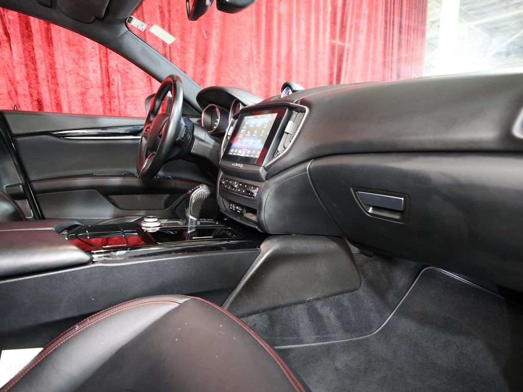 Used 2018 Maserati Ghibli GranLusso RWD image 26