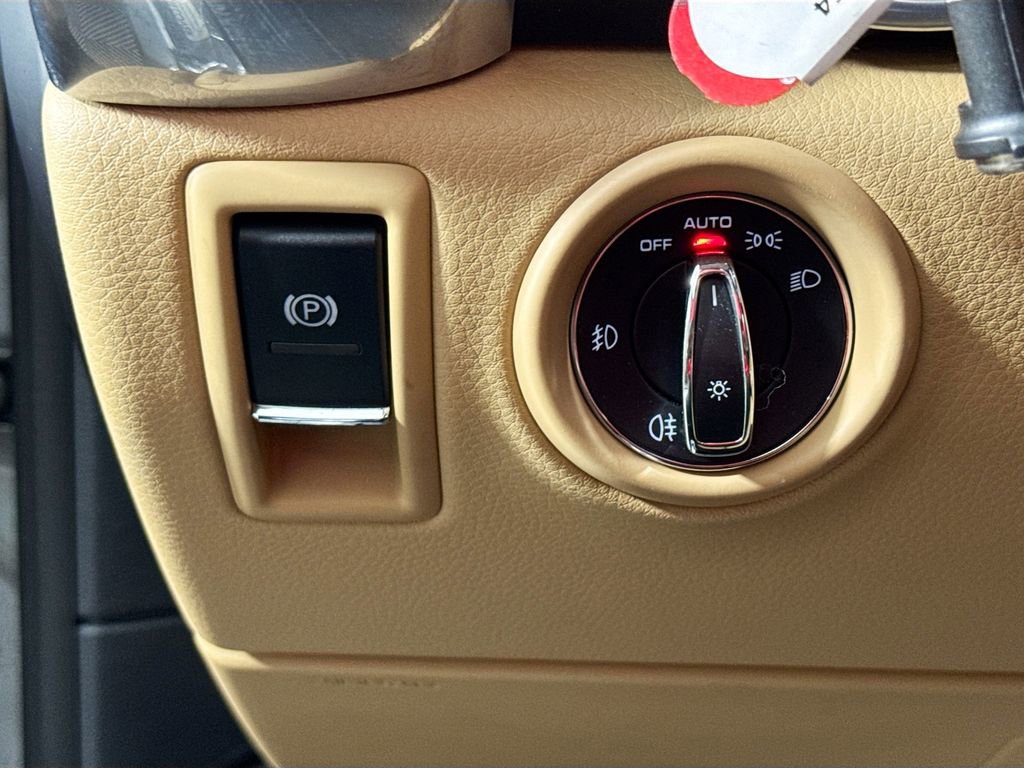 Used 2016 Porsche Cayenne S image 10