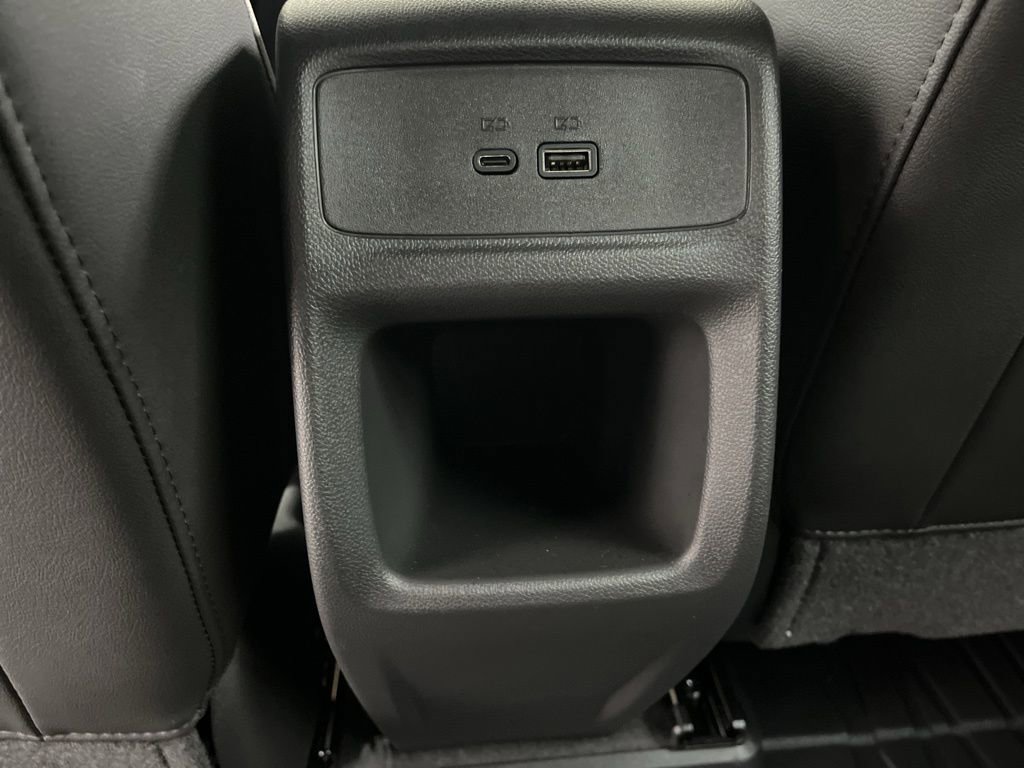 Used 2026 Buick Envista Sport Touring w/ Studio Series FWD image 24