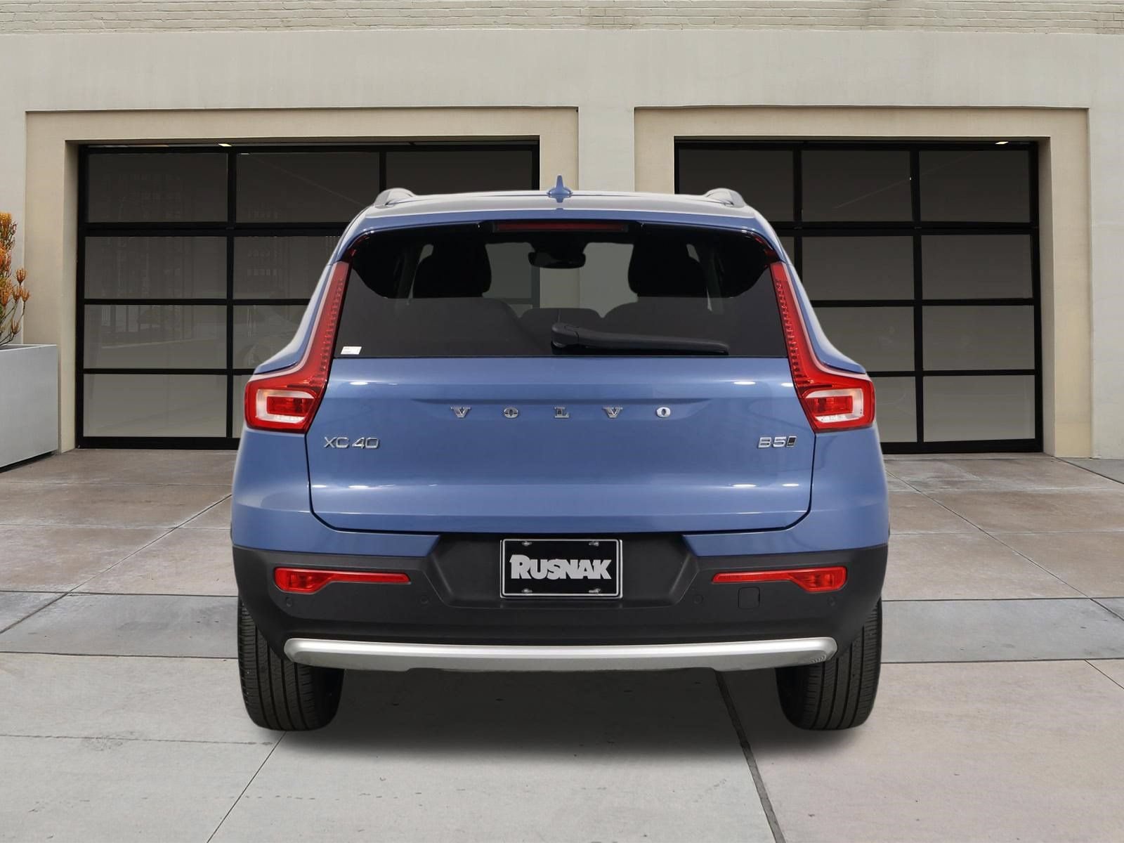 Used 2023 Volvo XC40 B5 Plus w/ Protection Package Premier AWD/4WD image 5