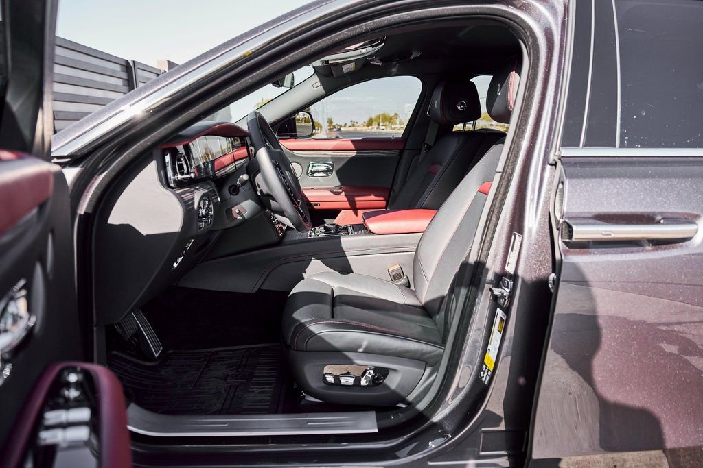 Used 2023 Rolls-Royce Ghost AWD/4WD image 34