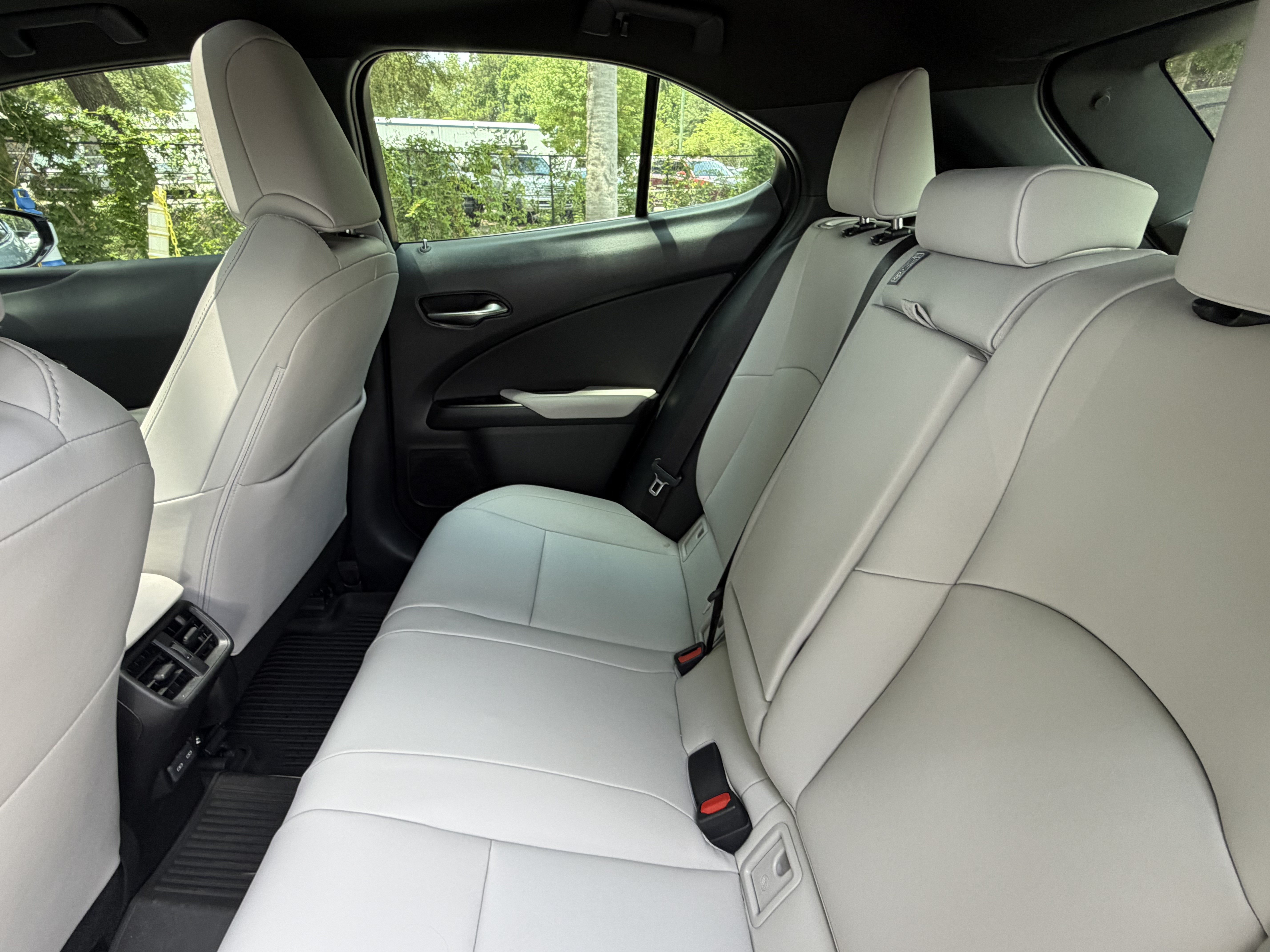 Used 2024 Lexus UX 250h F Sport FWD image 32
