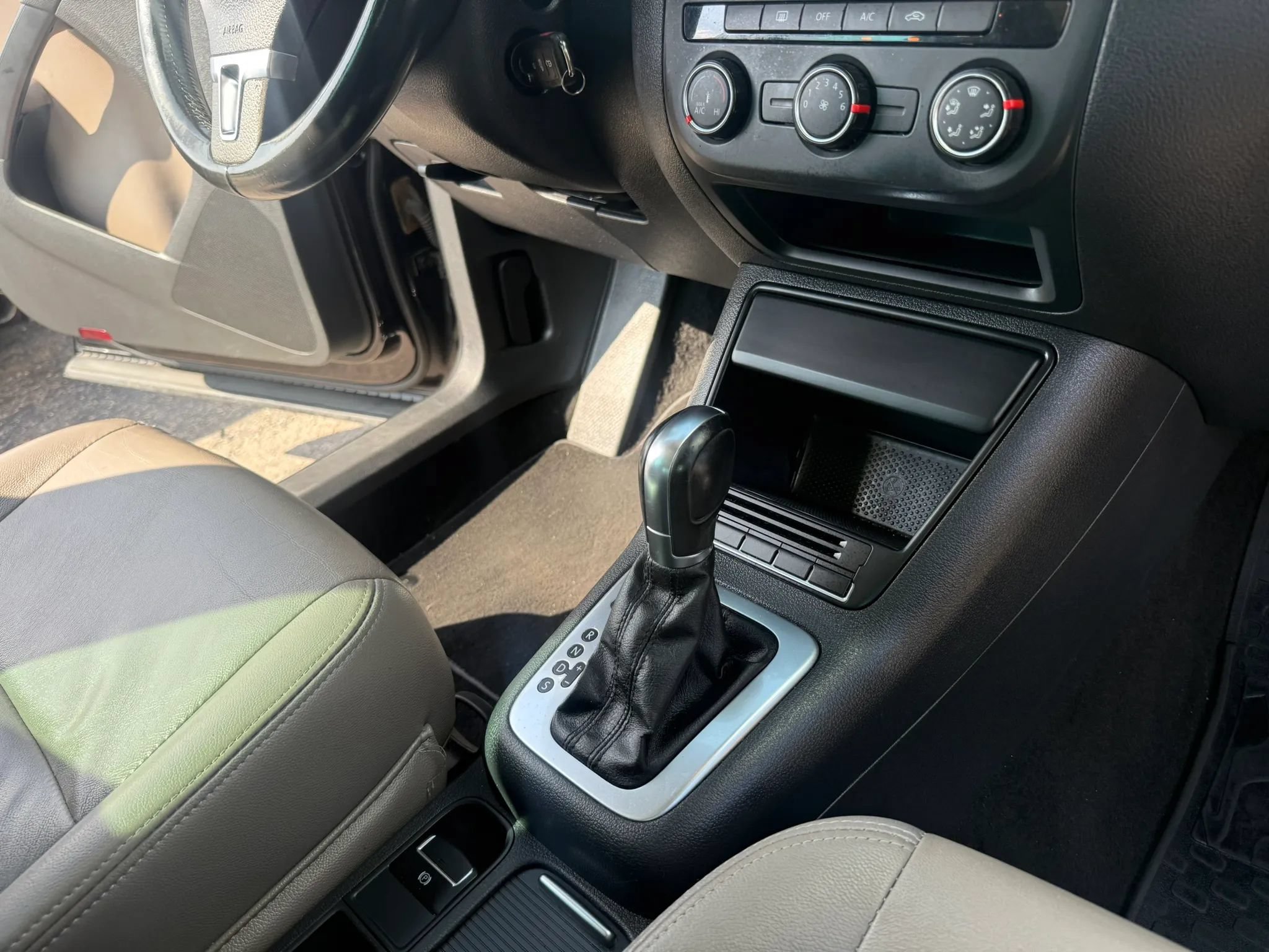 Used 2013 Volkswagen Tiguan S FWD image 26
