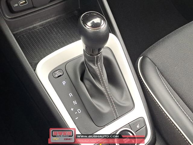 Used 2022 Hyundai Venue Limited image 24