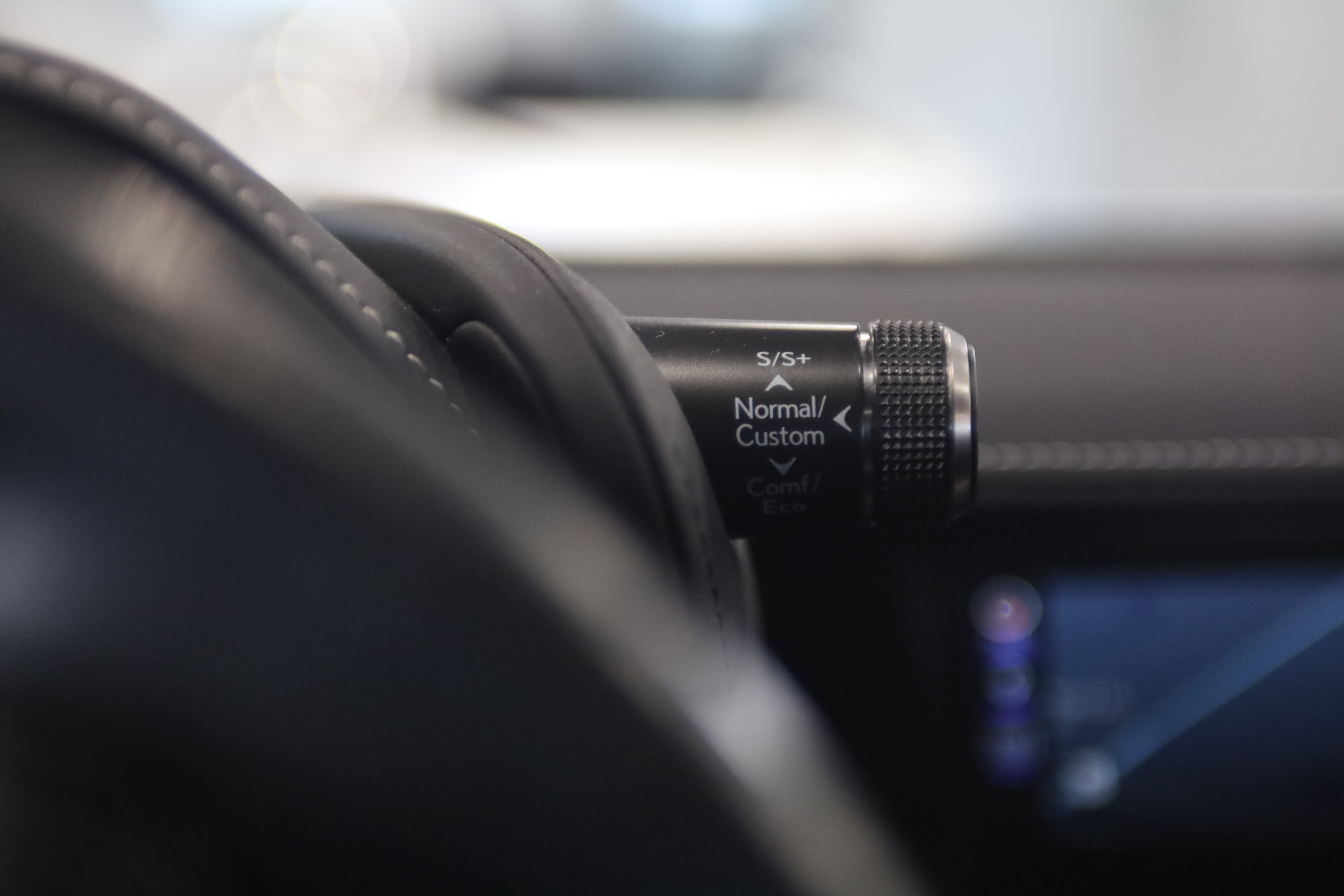Used 2018 Lexus LC 500 Coupe w/ Touring Package RWD image 23