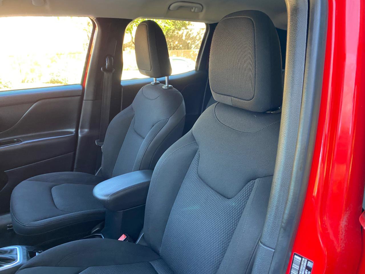 Used 2018 Jeep Renegade Altitude w/ Popular Equipment Group image 21