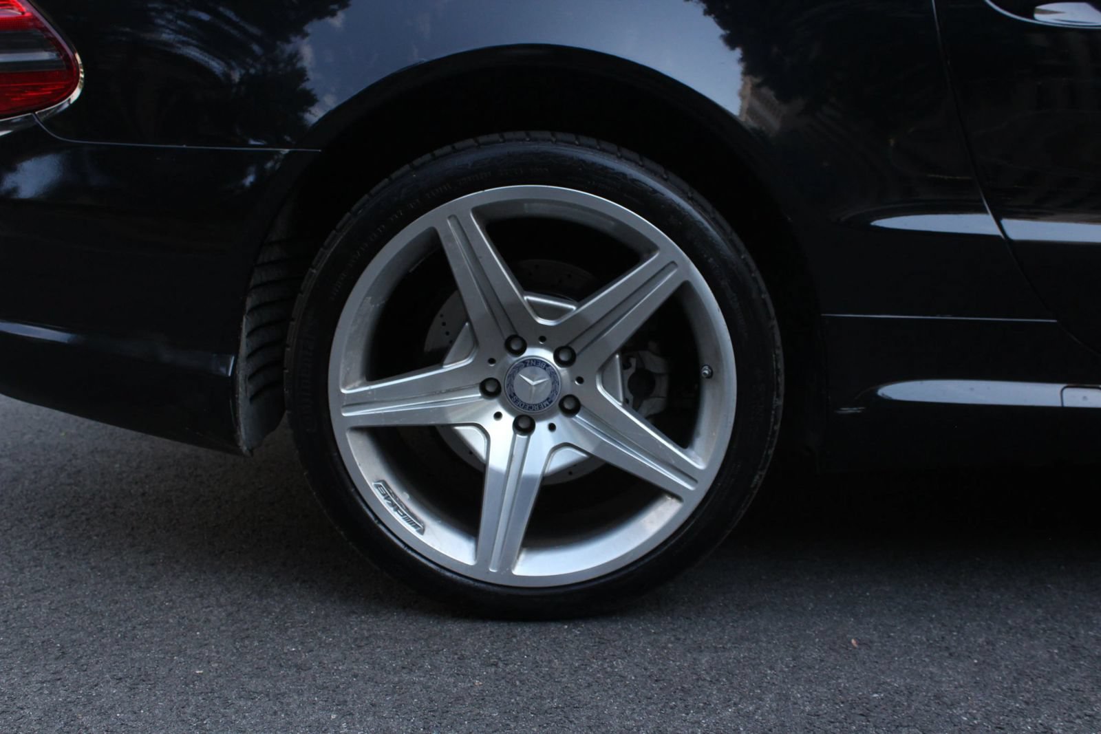 Used 2011 Mercedes-Benz SL 550 image 7