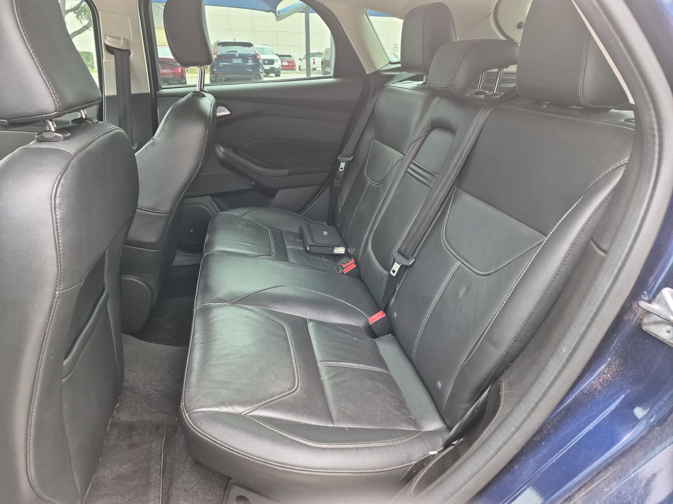 Used 2016 Ford Focus Titanium w/ Titanium Technology Package FWD image 10