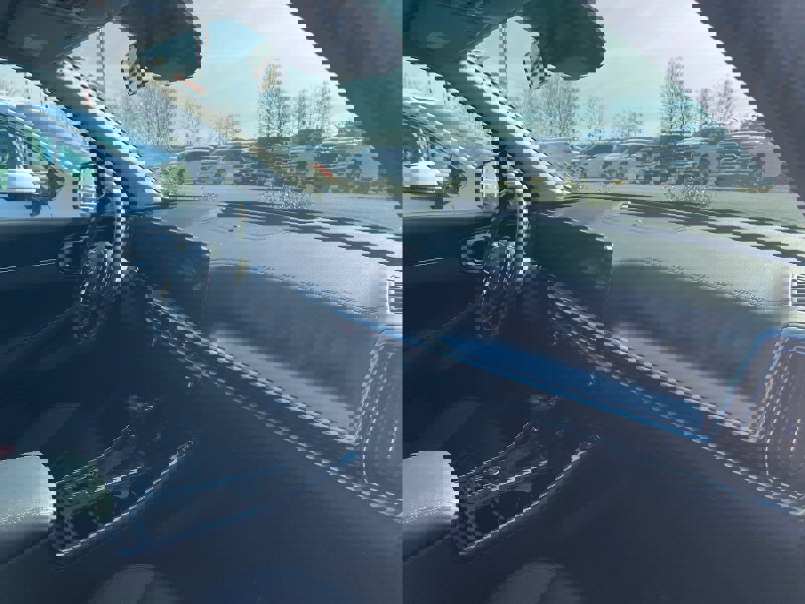 Used 2024 Kia Sorento S image 21