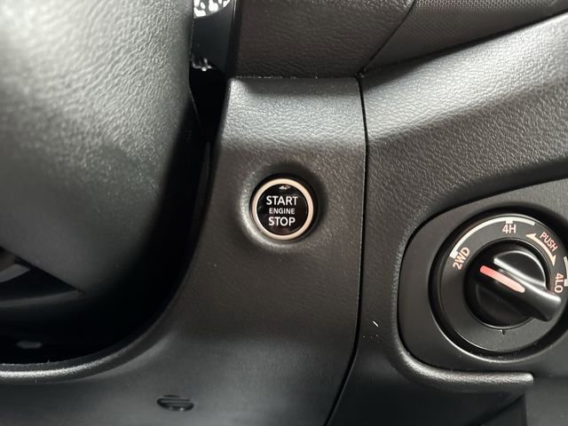 Used 2024 Nissan Frontier SV image 16