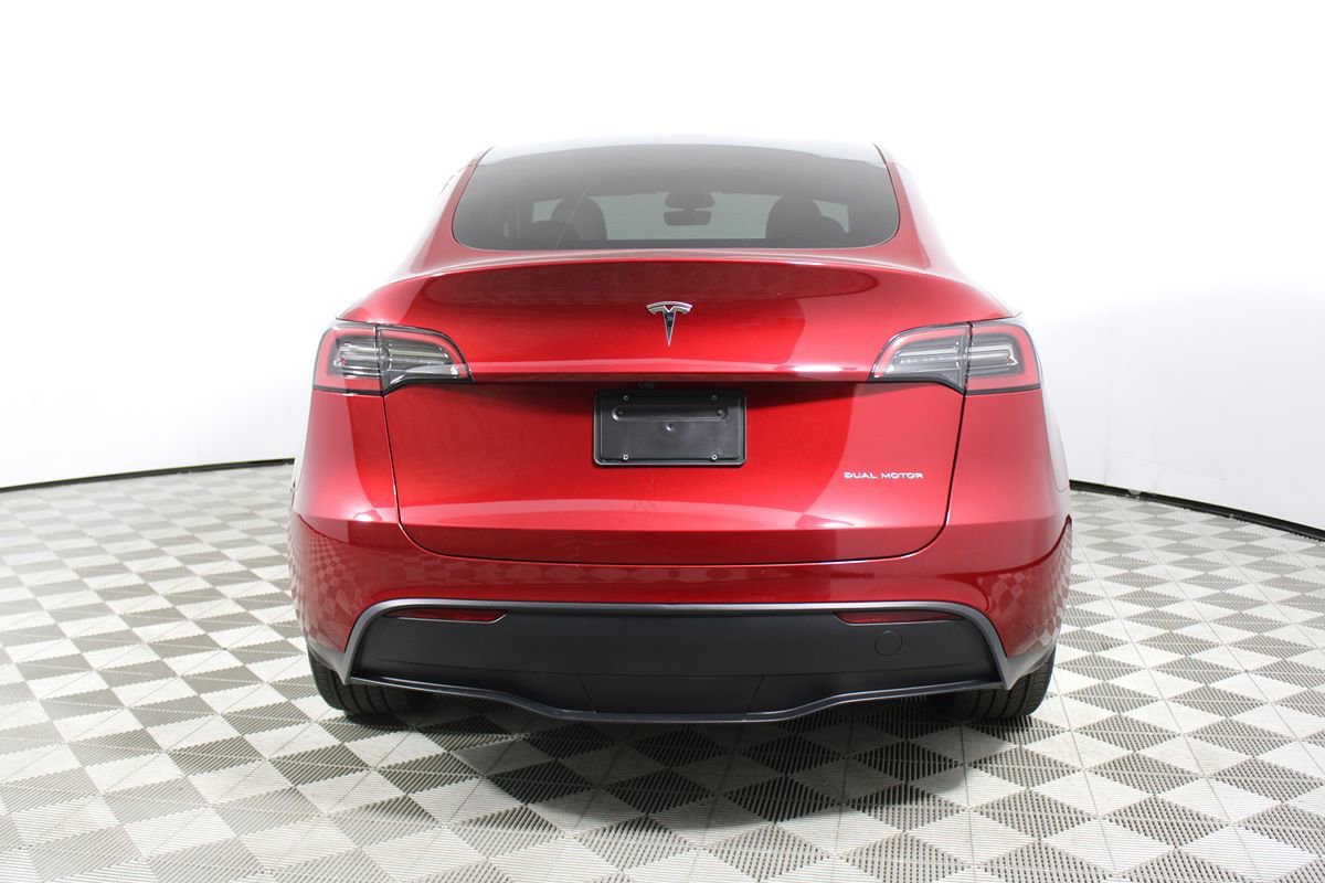 Used 2024 Tesla Model Y Long Range image 27