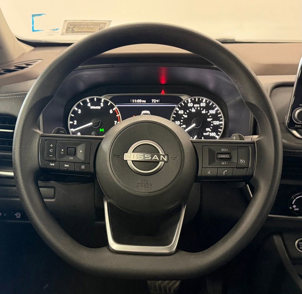 Used 2023 Nissan Rogue S AWD/4WD image 17