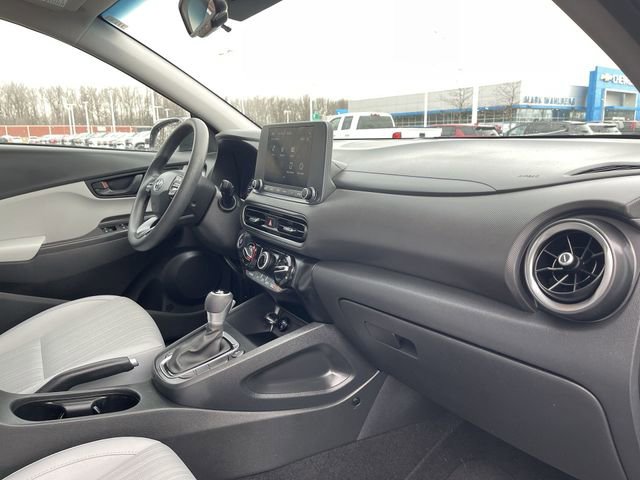 Used 2023 Hyundai Kona SEL AWD/4WD image 28