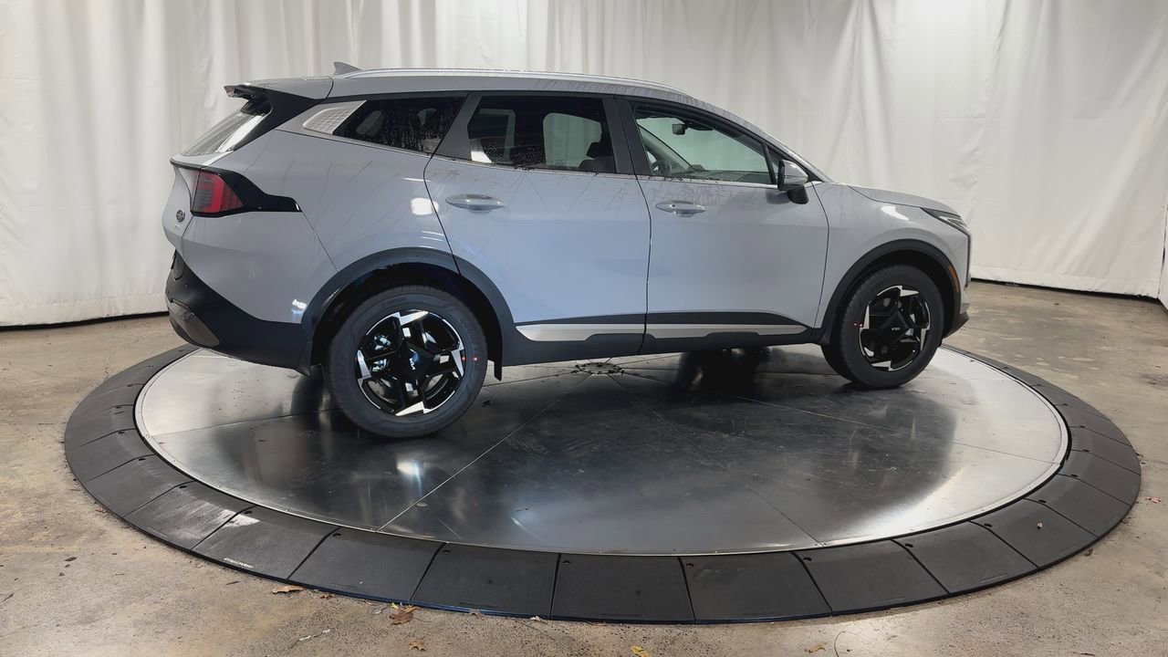 New 2026 Kia Sportage EX image 9