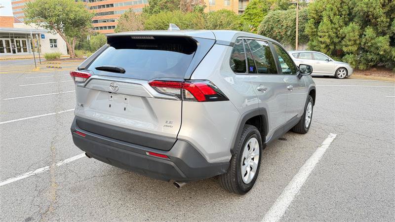 Used 2025 Toyota RAV4 LE AWD/4WD image 9