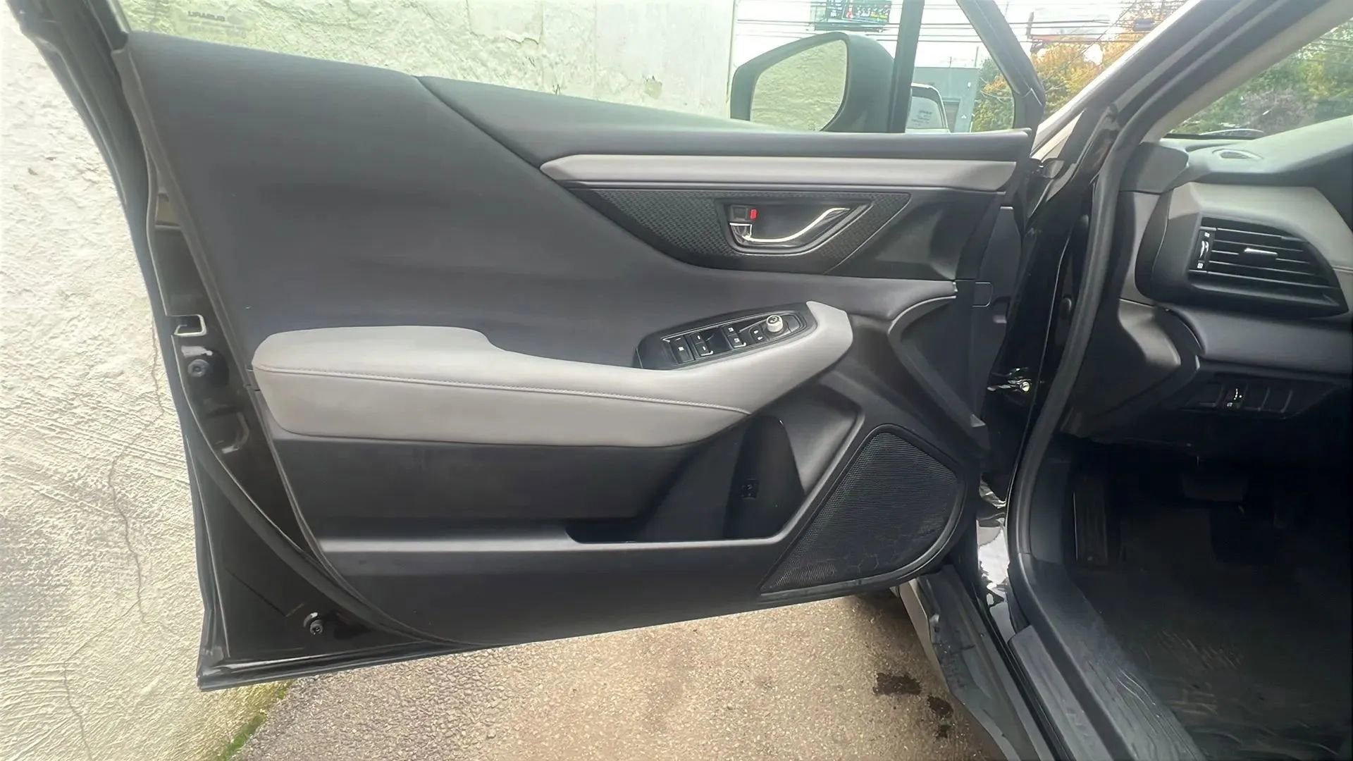 Used 2020 Subaru Outback Premium image 21