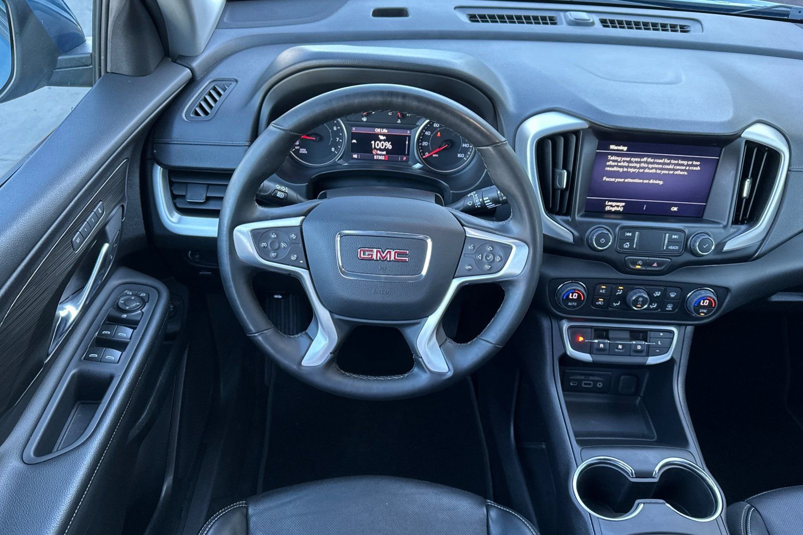 Used 2024 GMC Terrain SLT image 15