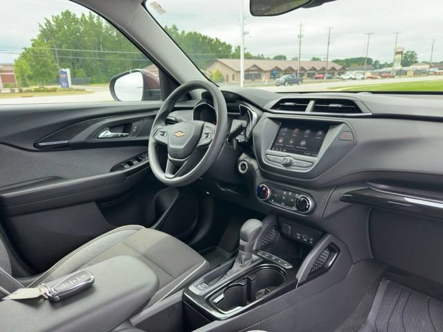 Used 2022 Chevrolet TrailBlazer LT w/ Driver Confidence Package FWD image 8