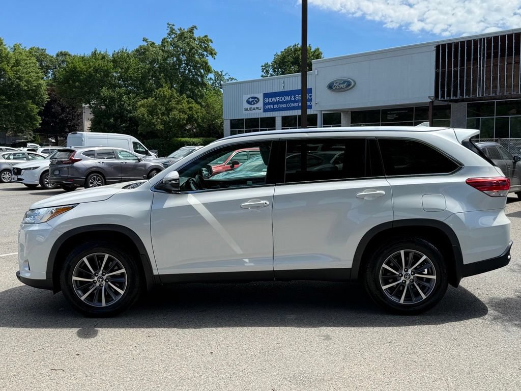 Used 2019 Toyota Highlander XLE AWD/4WD image 5
