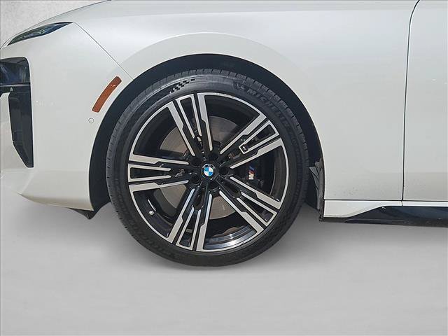 Used 2025 BMW 760i xDrive w/ Executive Package AWD/4WD image 21