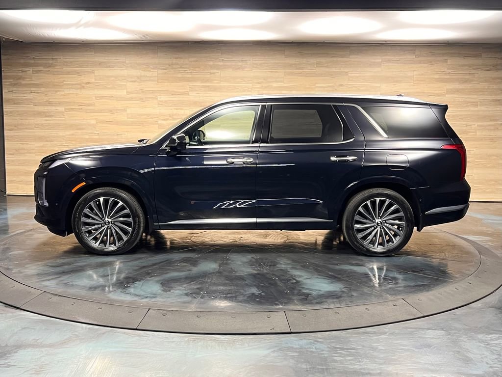 Used 2023 Hyundai Palisade Calligraphy image 16