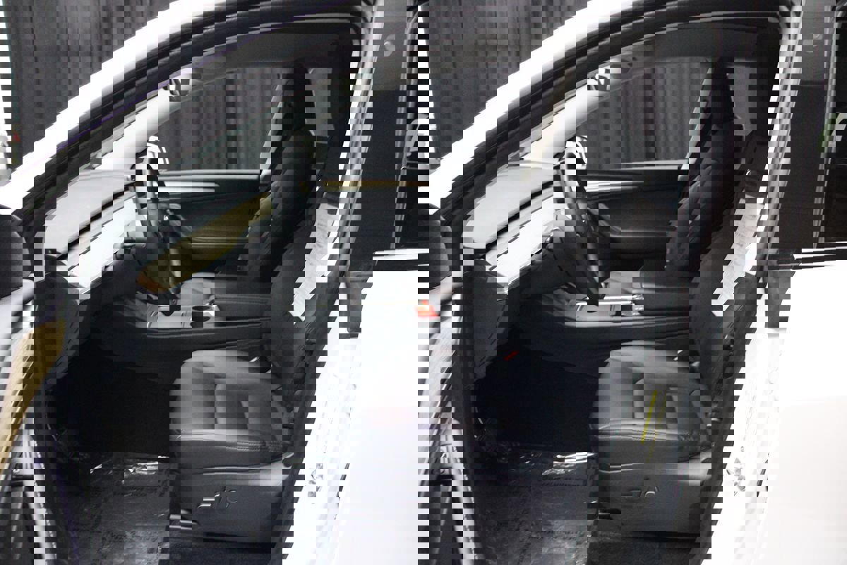 Used 2023 Tesla Model Y Long Range image 28