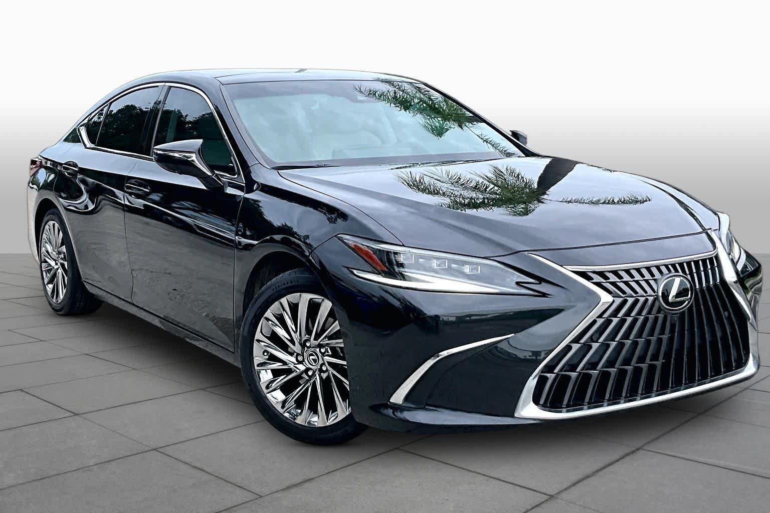 Used 2025 Lexus ES 350 Ultra Luxury w/ Accessory Package (Z2) FWD image 3