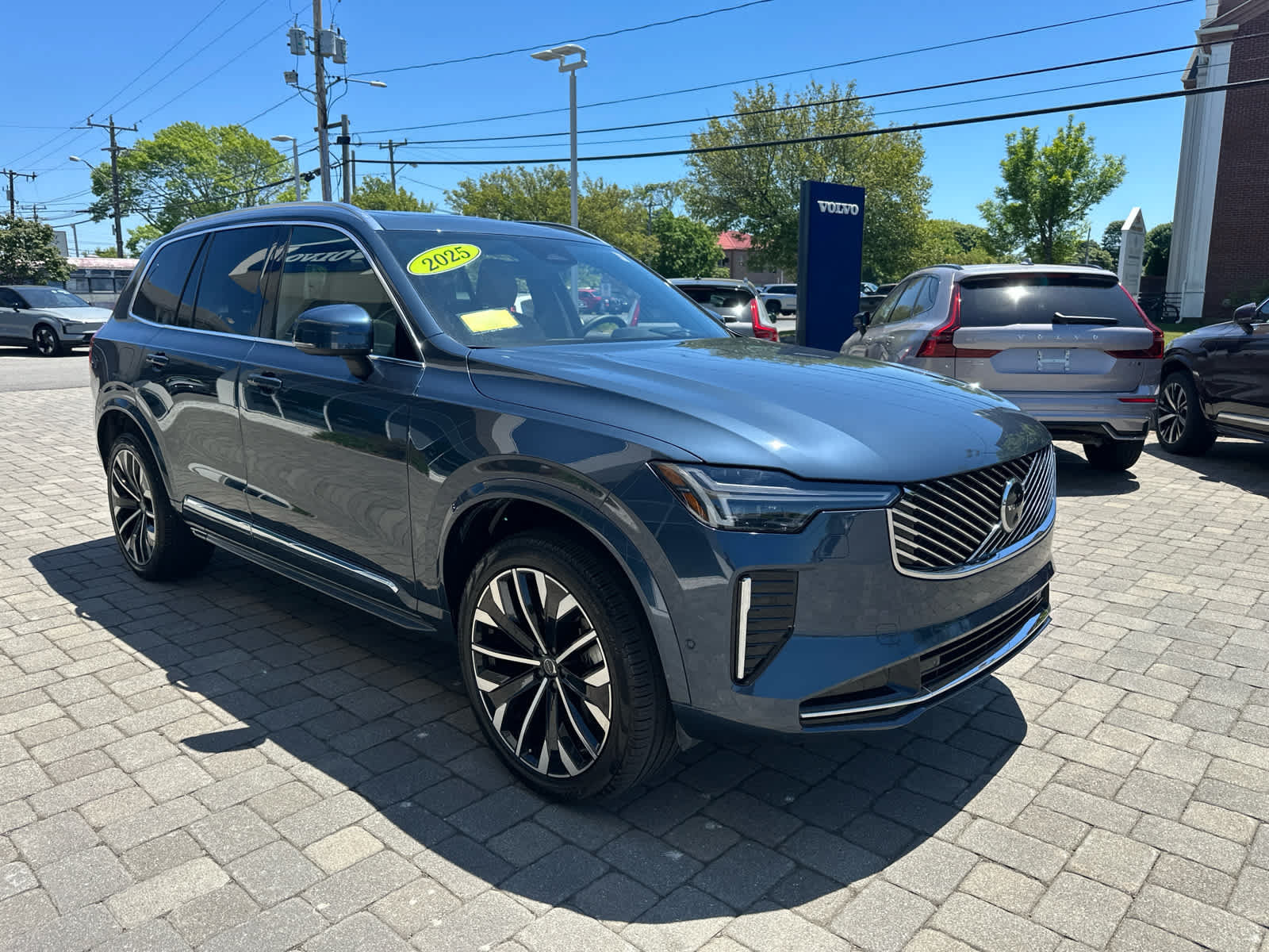 Used 2025 Volvo XC90 B6 Ultra w/ Protection Package AWD/4WD image 50