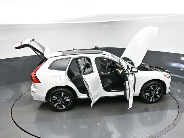 New 2026 Volvo XC60 B5 Core w/ Climate Package image 48