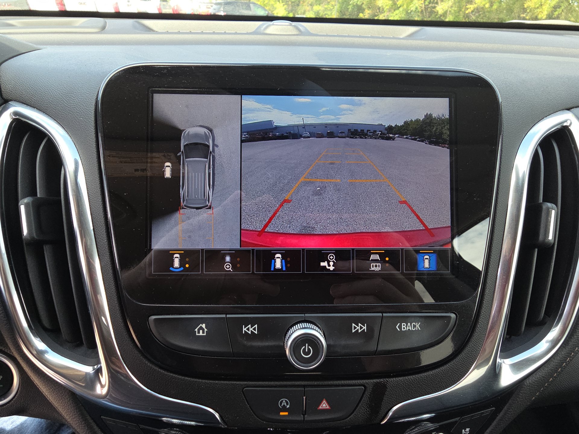 Used 2024 Chevrolet Equinox Premier FWD image 22