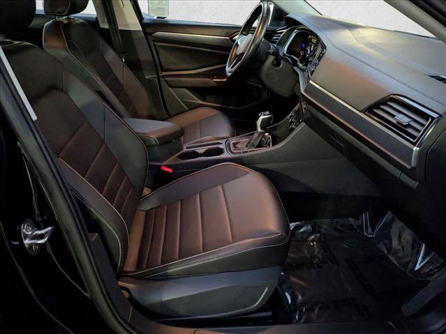 Used 2024 Volkswagen Jetta SE image 18