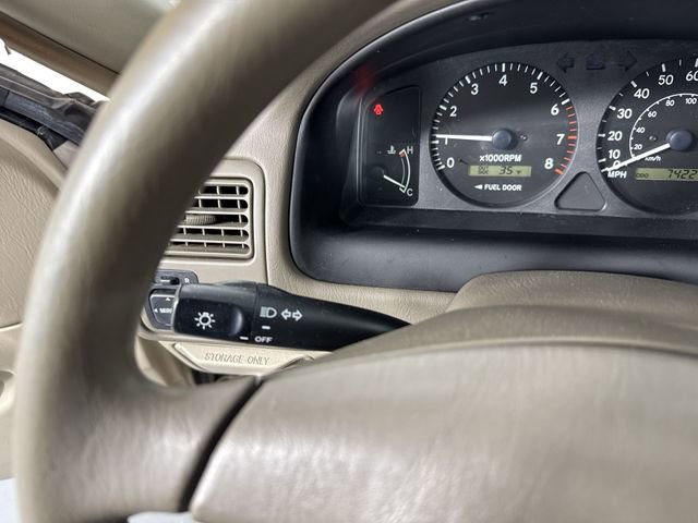 Used 2001 Toyota Corolla CE FWD image 12
