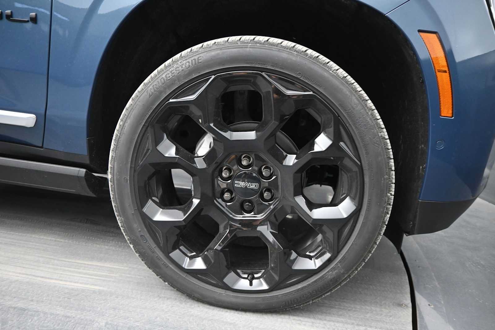 New 2026 GMC Yukon XL Denali w/ Denali Reserve Package AWD/4WD image 10