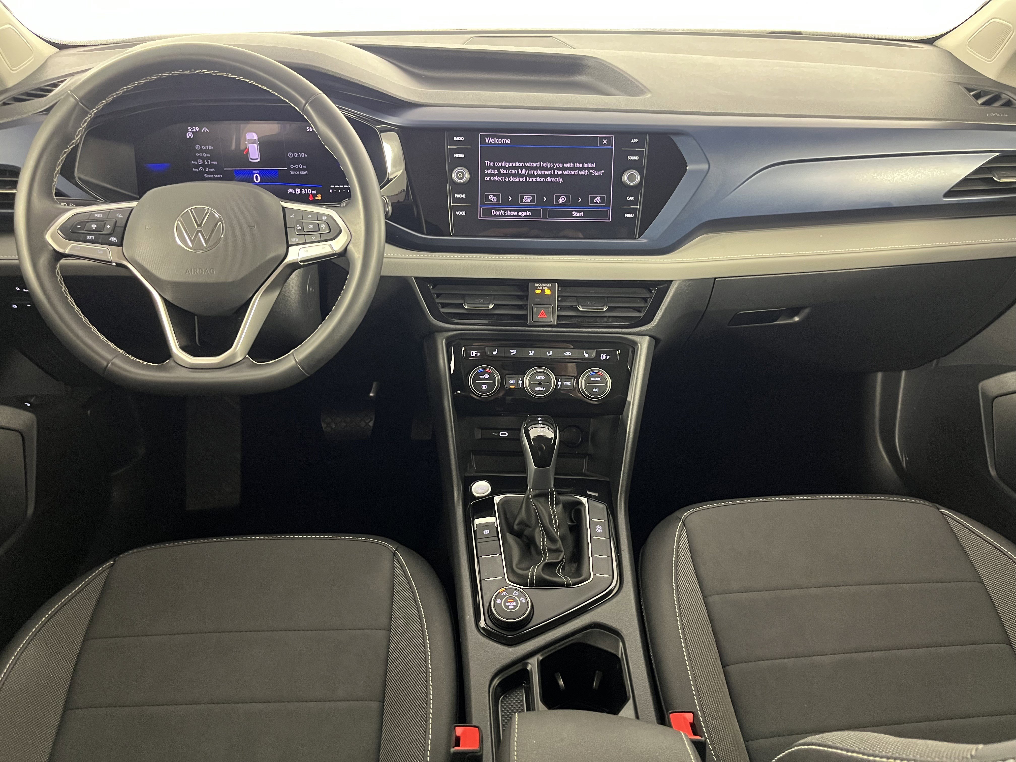 Certified 2024 Volkswagen Taos SE image 10