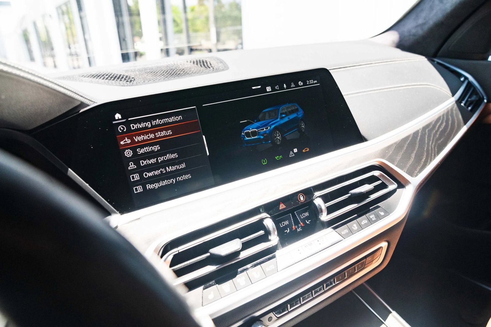 Used 2022 BMW X7 xDrive40i w/ M Sport Package AWD/4WD image 41