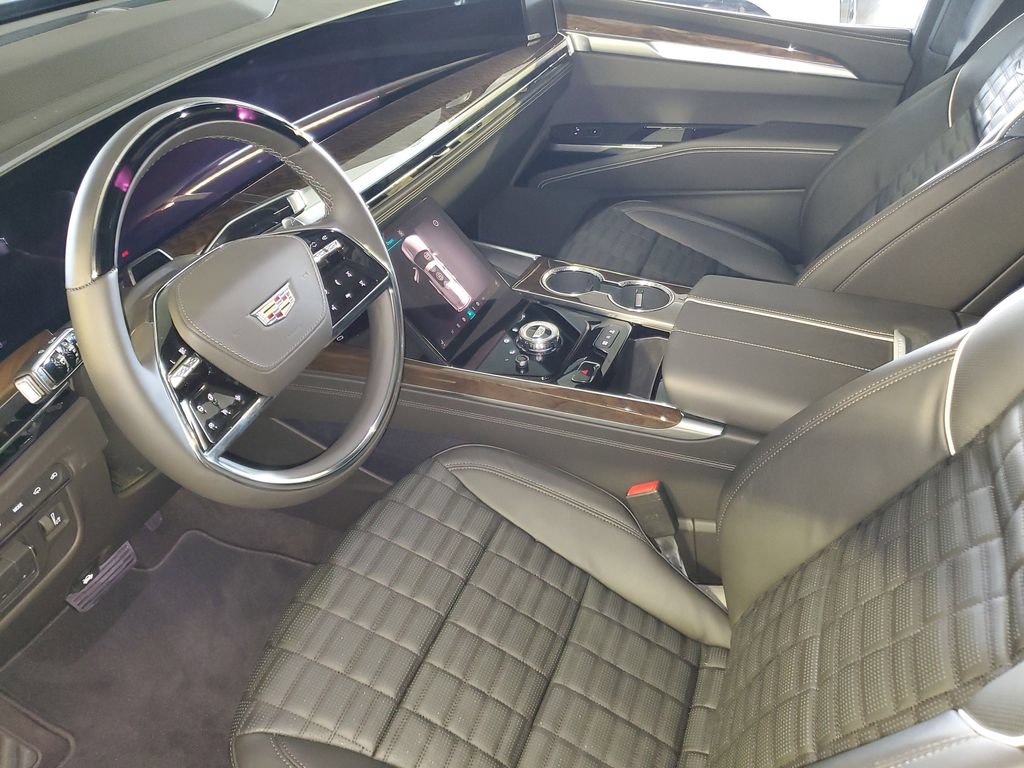 New 2026 Cadillac Escalade Platinum Sport w/ LPO, ONYX Package AWD/4WD image 16