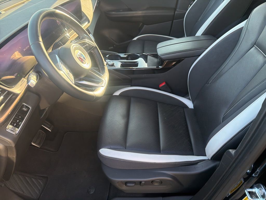 Used 2025 Buick Envision Sport Touring image 7