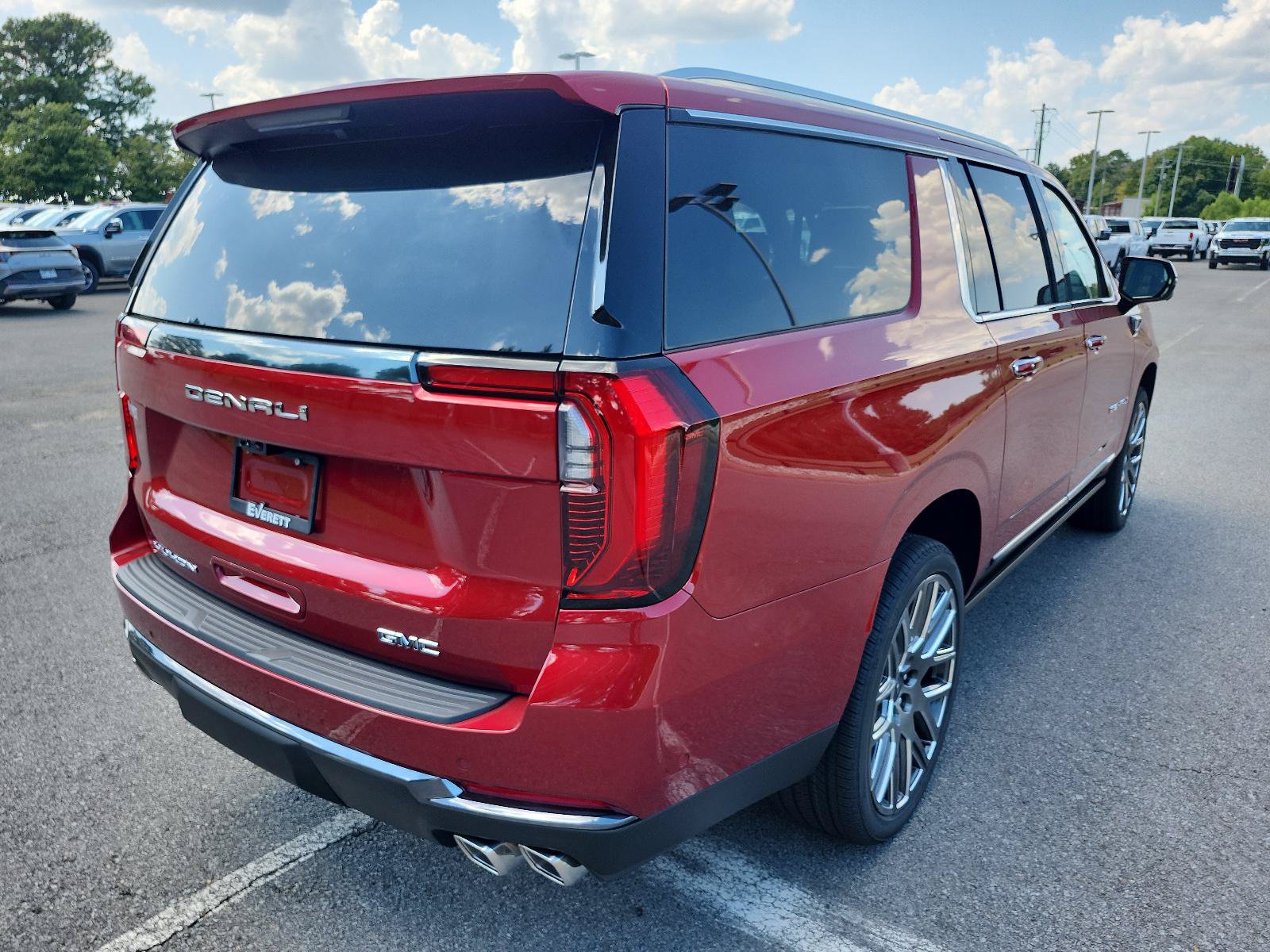 New 2026 GMC Yukon XL Denali Ultimate AWD/4WD image 3