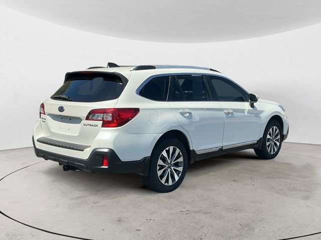 Used 2018 Subaru Outback 2.5i Touring AWD/4WD image 5
