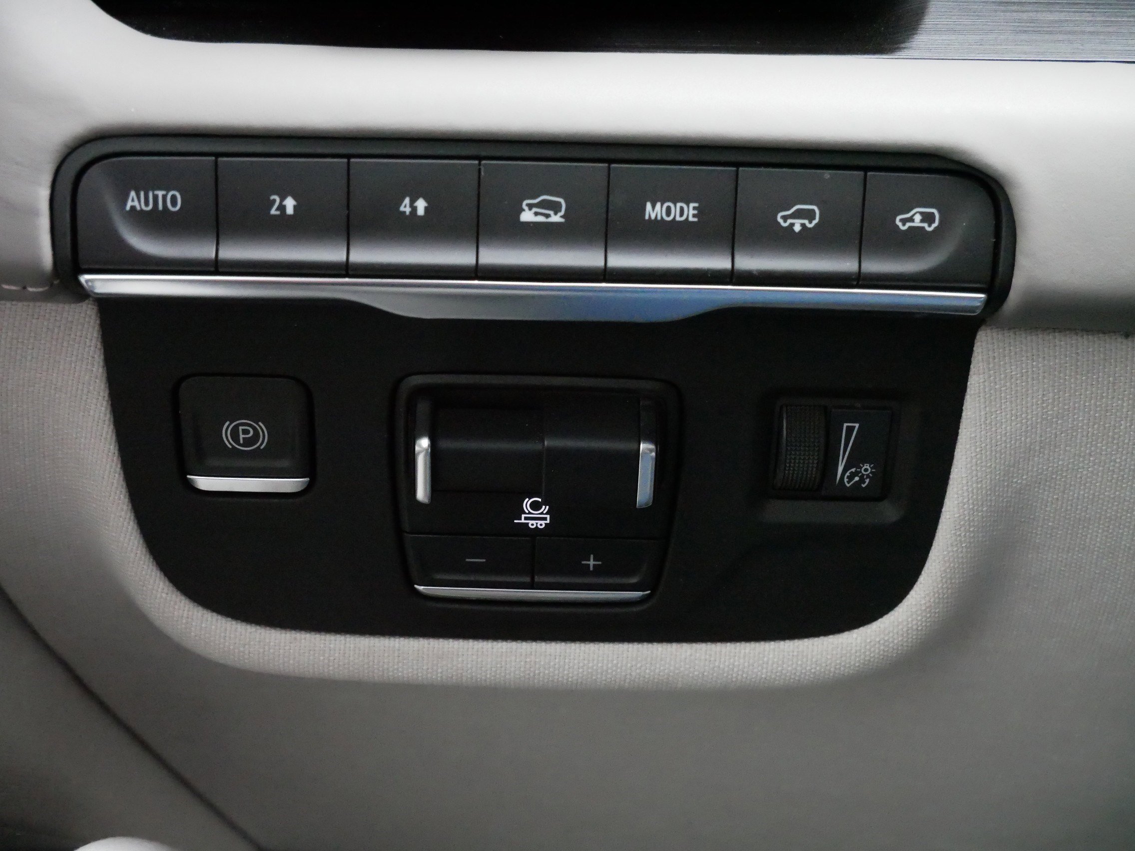 Certified 2023 Cadillac Escalade ESV Sport Platinum image 26