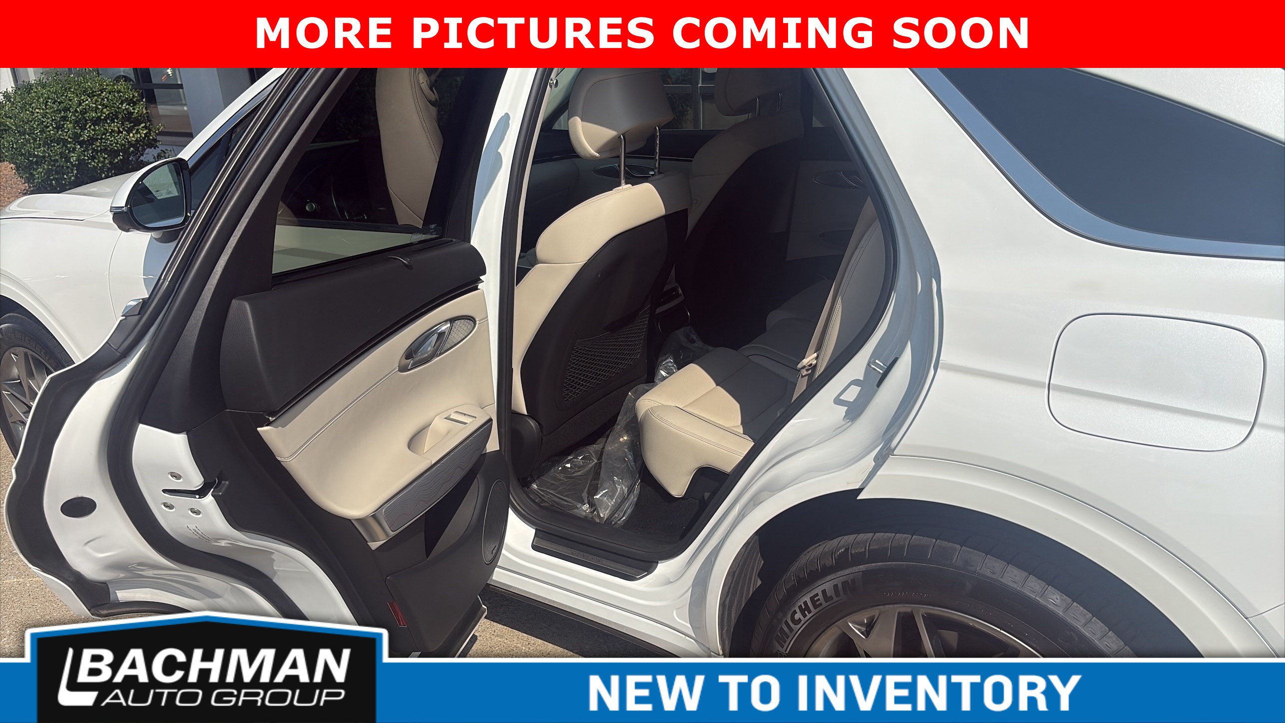 Used 2022 Genesis GV70 2.5T w/ Advanced Package AWD/4WD image 8