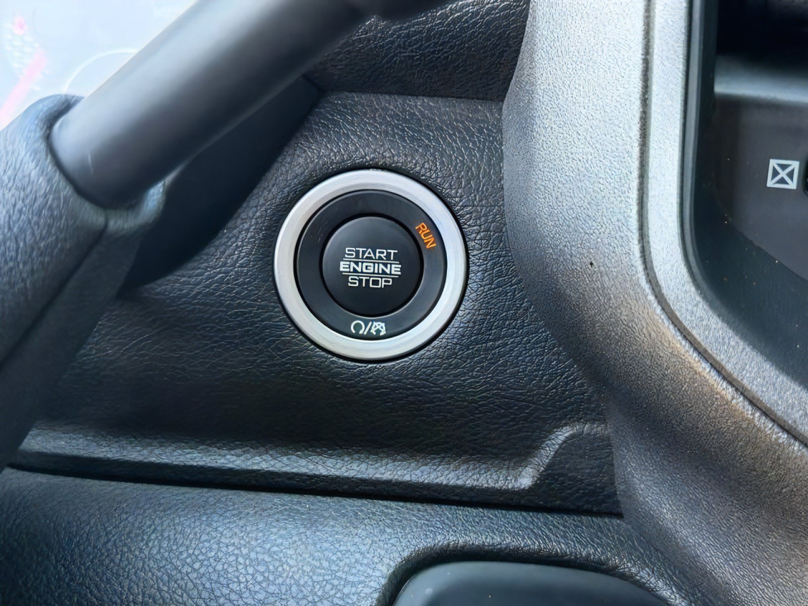 Certified 2025 RAM 2500 Tradesman AWD/4WD image 30