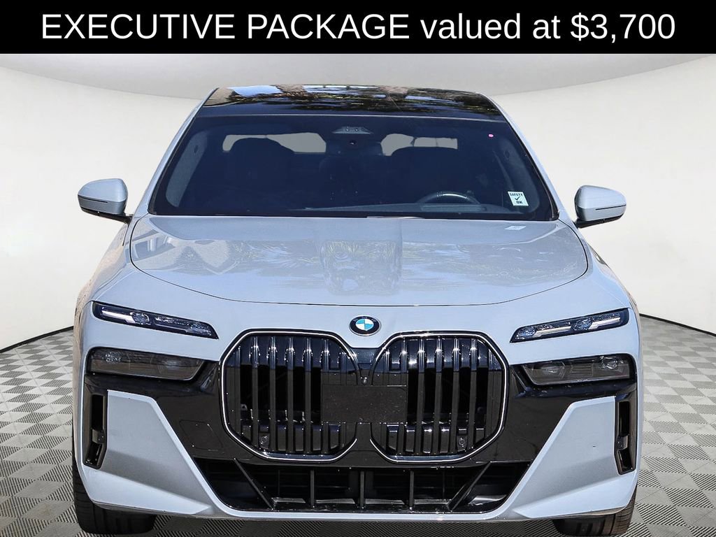 Used 2024 BMW 760i xDrive w/ Executive Package image 2