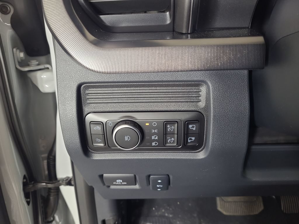 New 2026 Ford F350 Platinum AWD/4WD image 16