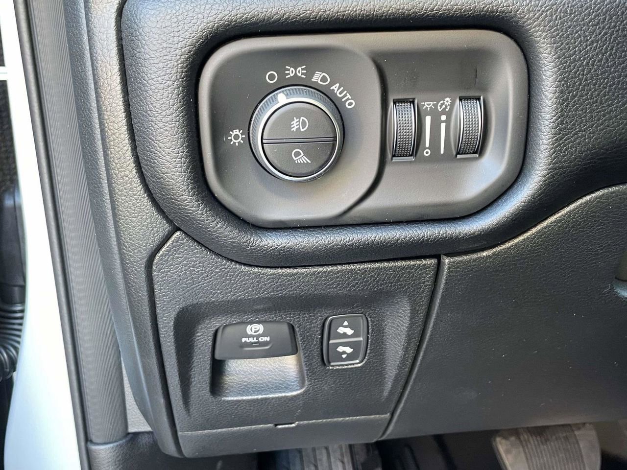New 2026 RAM 1500 Big Horn AWD/4WD image 12