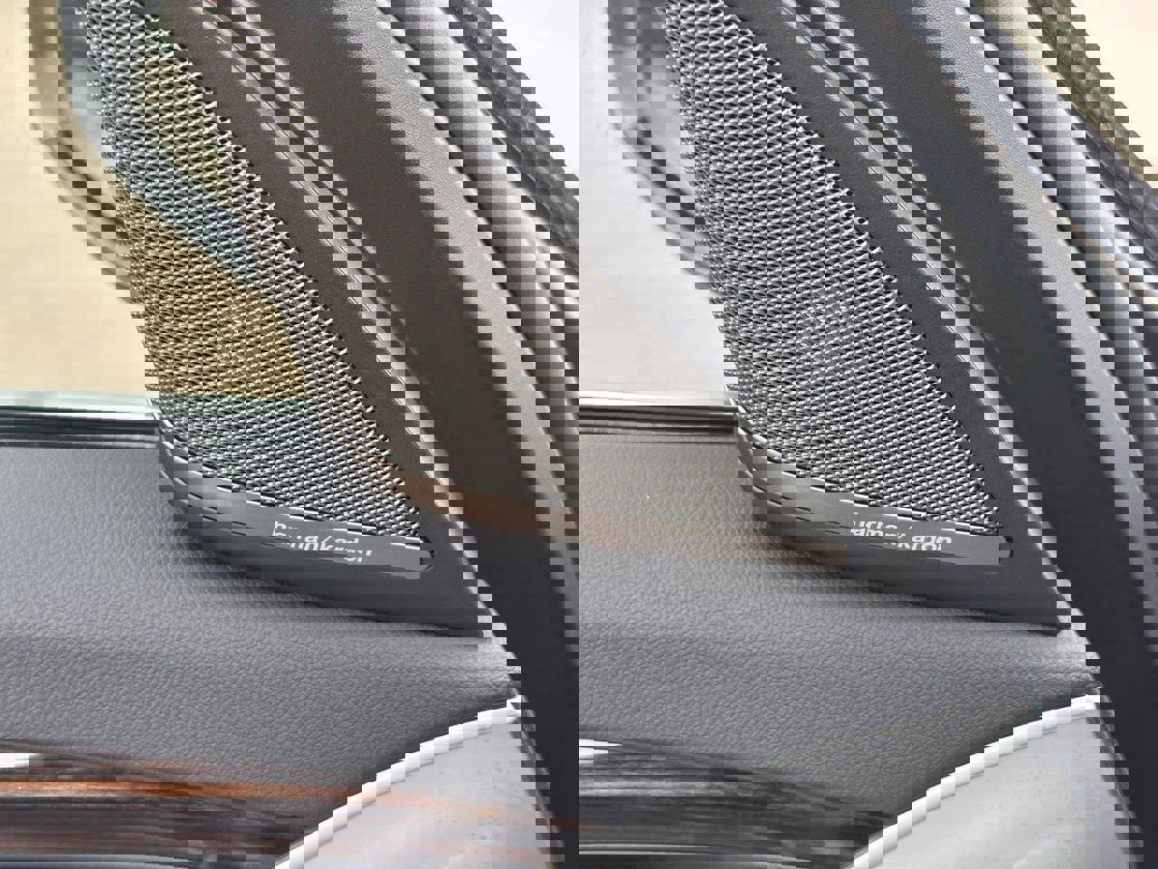 Used 2022 BMW 530i w/ Premium Package image 23