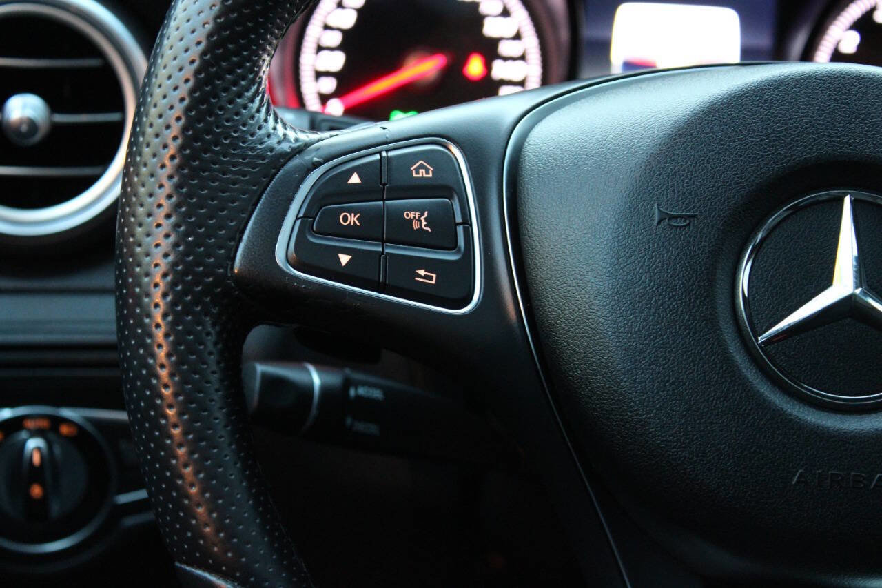 Used 2017 Mercedes-Benz GLC 300 4MATIC image 39