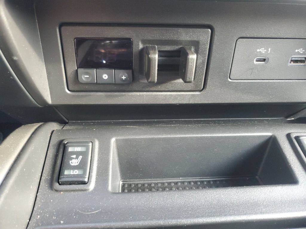 Used 2024 Nissan Titan SV w/ SV Convenience Package AWD/4WD image 24